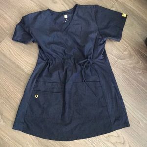 “Wonderwink” Maternity scrub top in Navy, size S